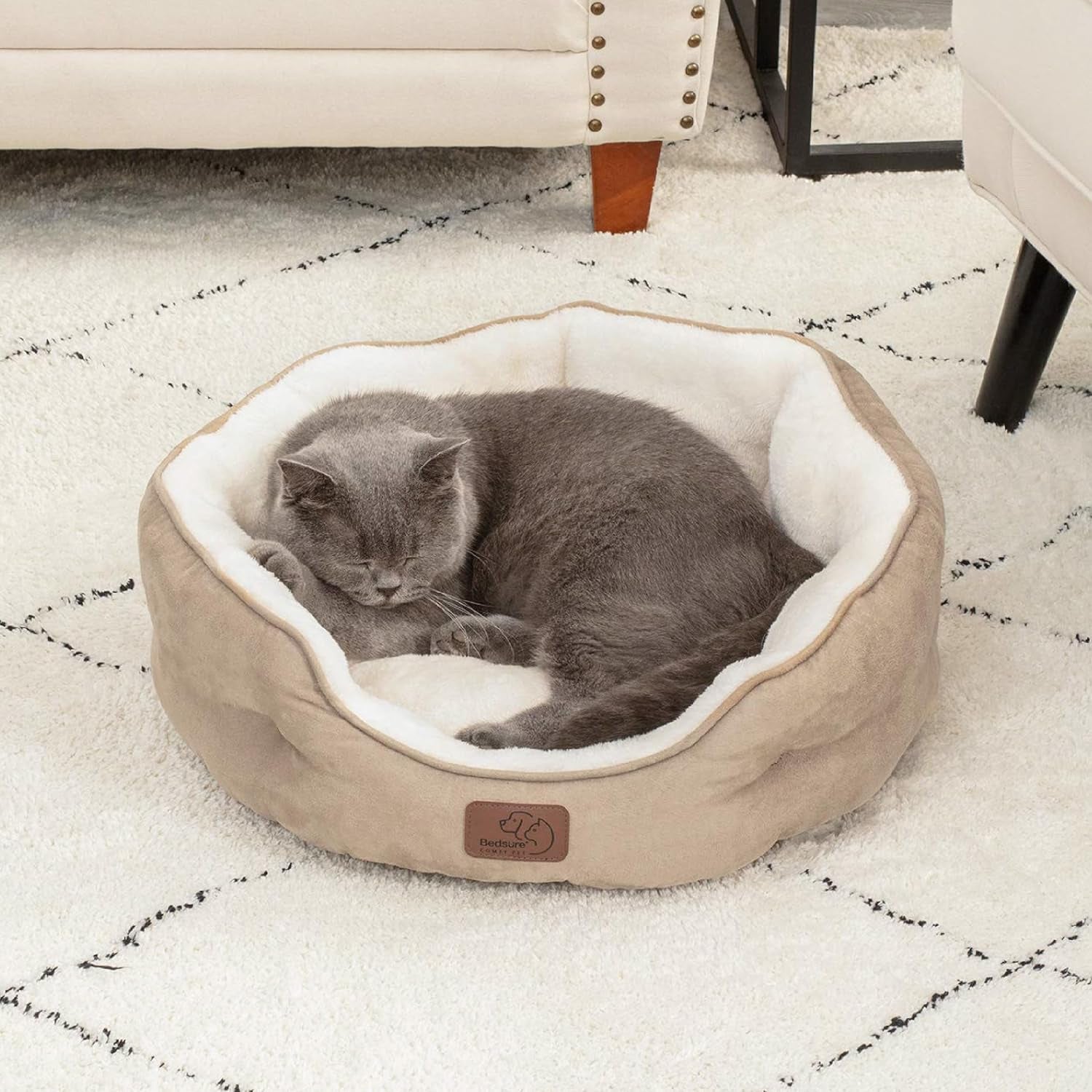 Small Dog Beds and Round Cat Beds for Indoor Use, Washable Pet Bed for Puppies and Kittens with Slip-Resistant Bottom, 20 Inches, Camel