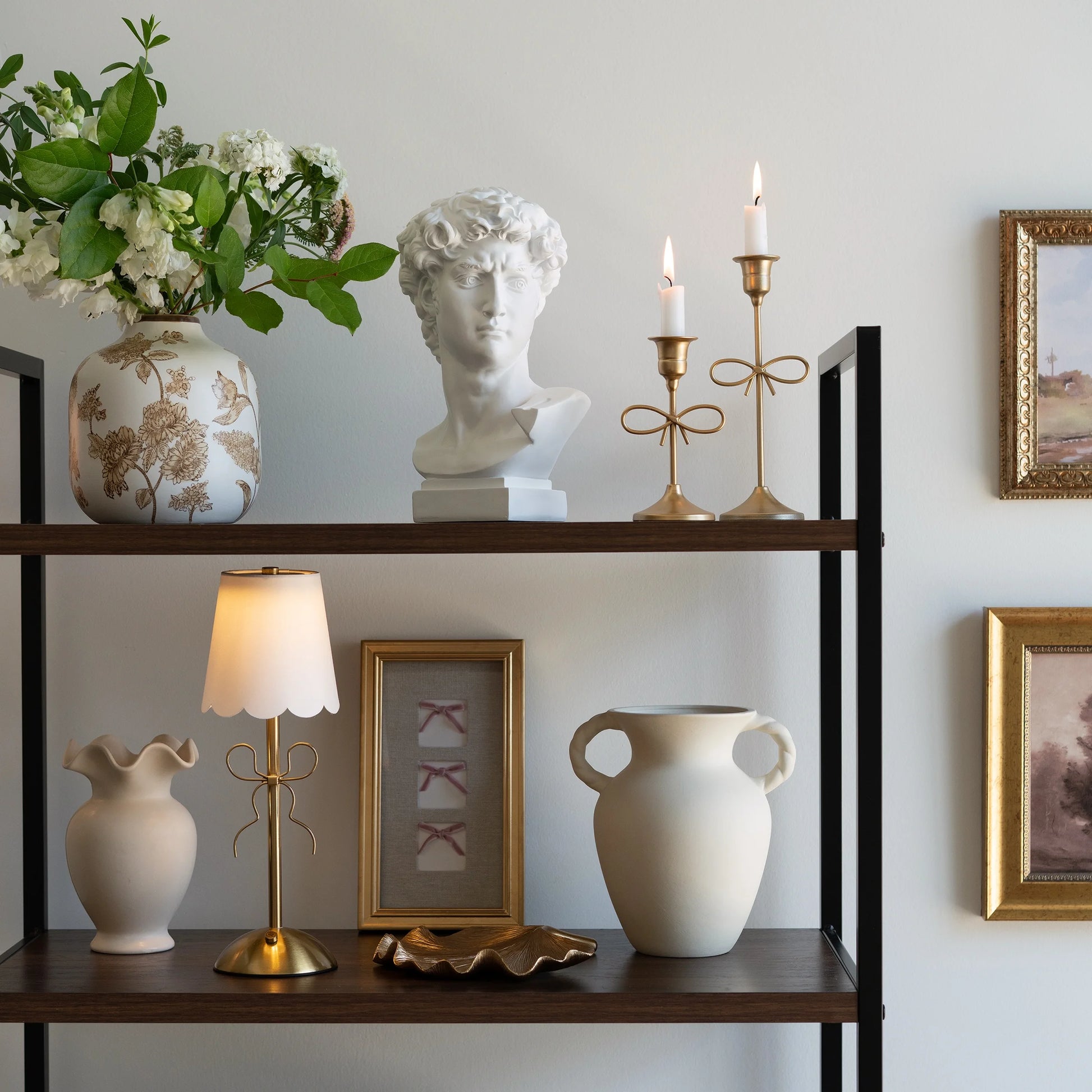 Home Ruffle Shaped Off-White Ceramic Indoor Tabletop Vase