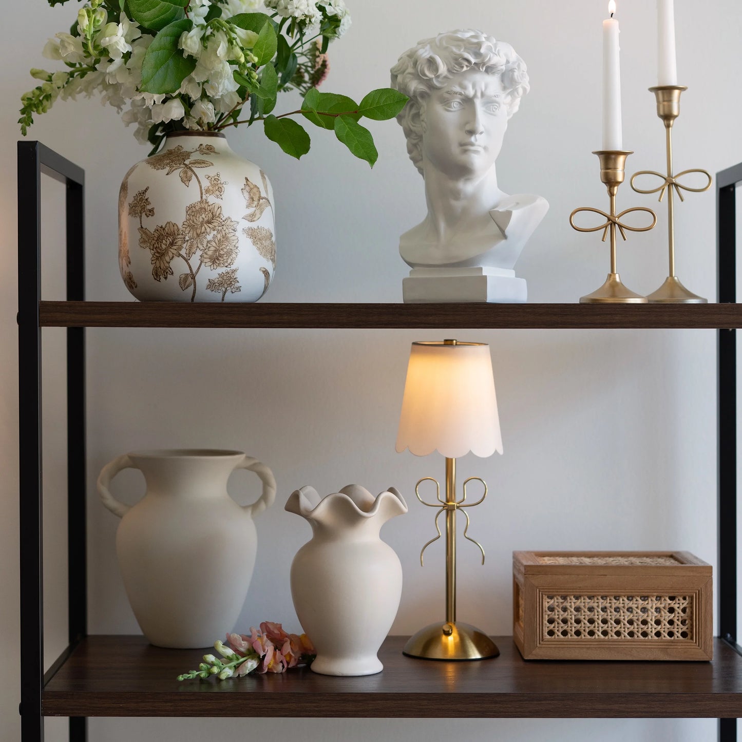 Home Ruffle Shaped Off-White Ceramic Indoor Tabletop Vase